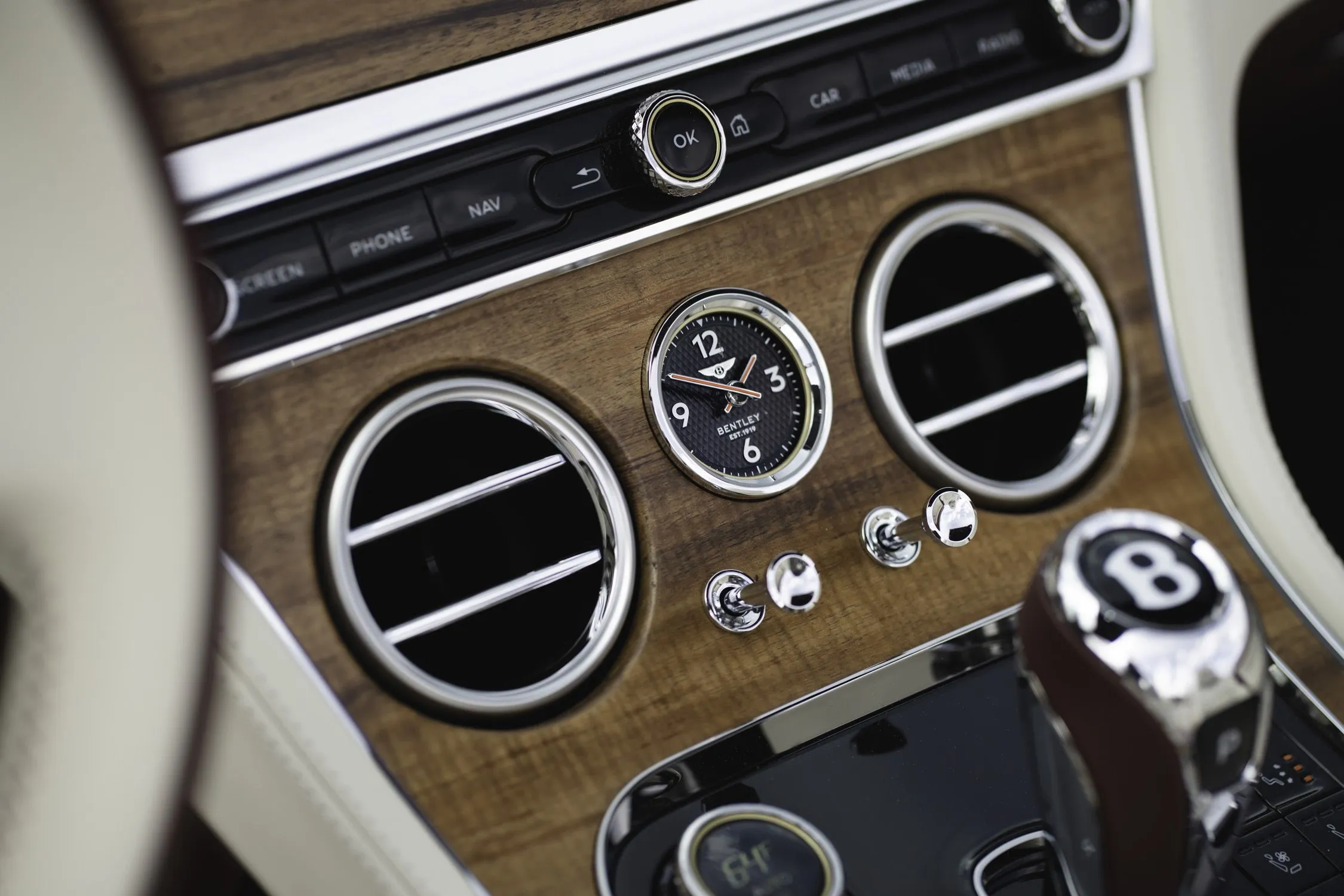 2025 Bentley Continental GT 43