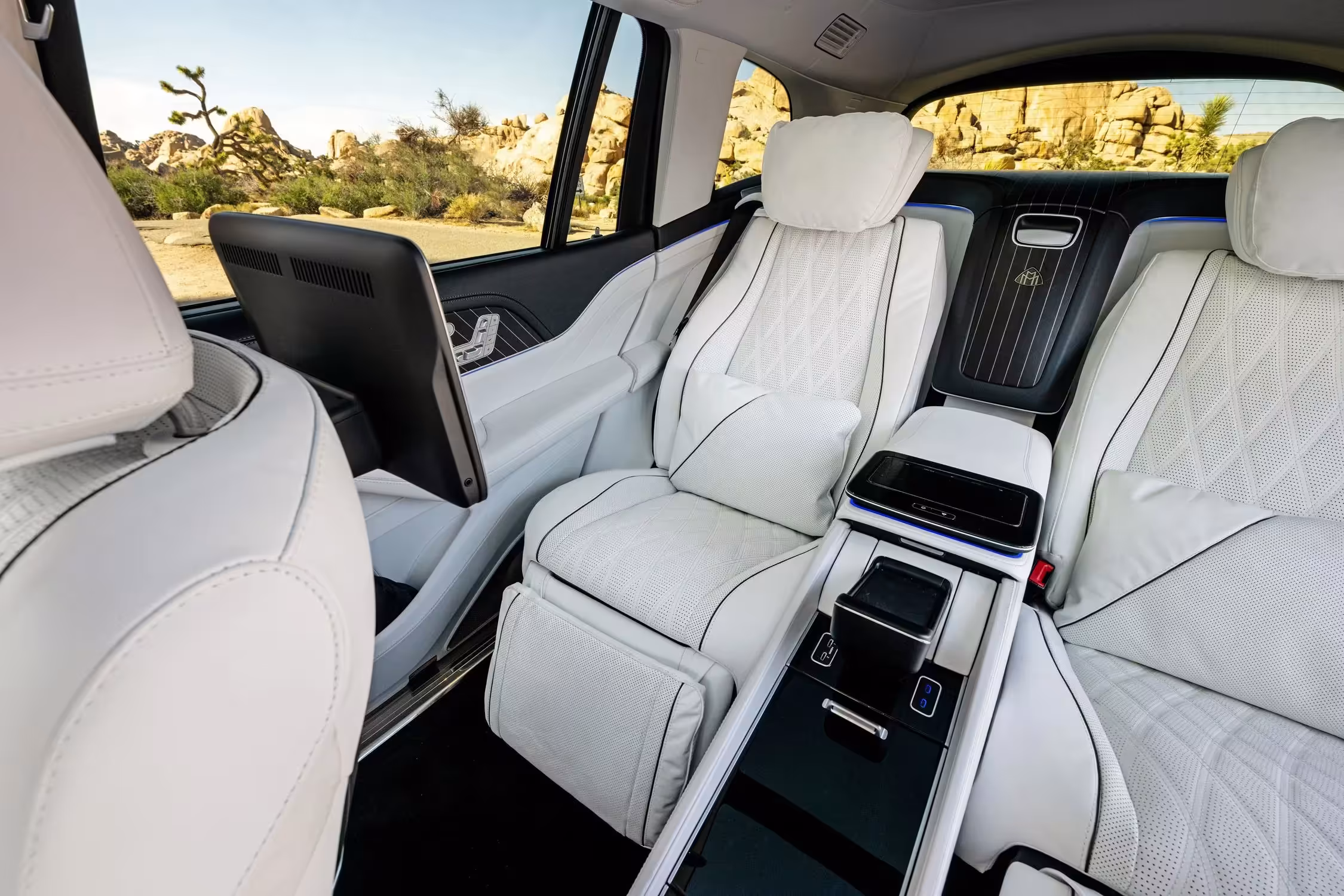2025 Mercedes Maybach GLS 600 A05