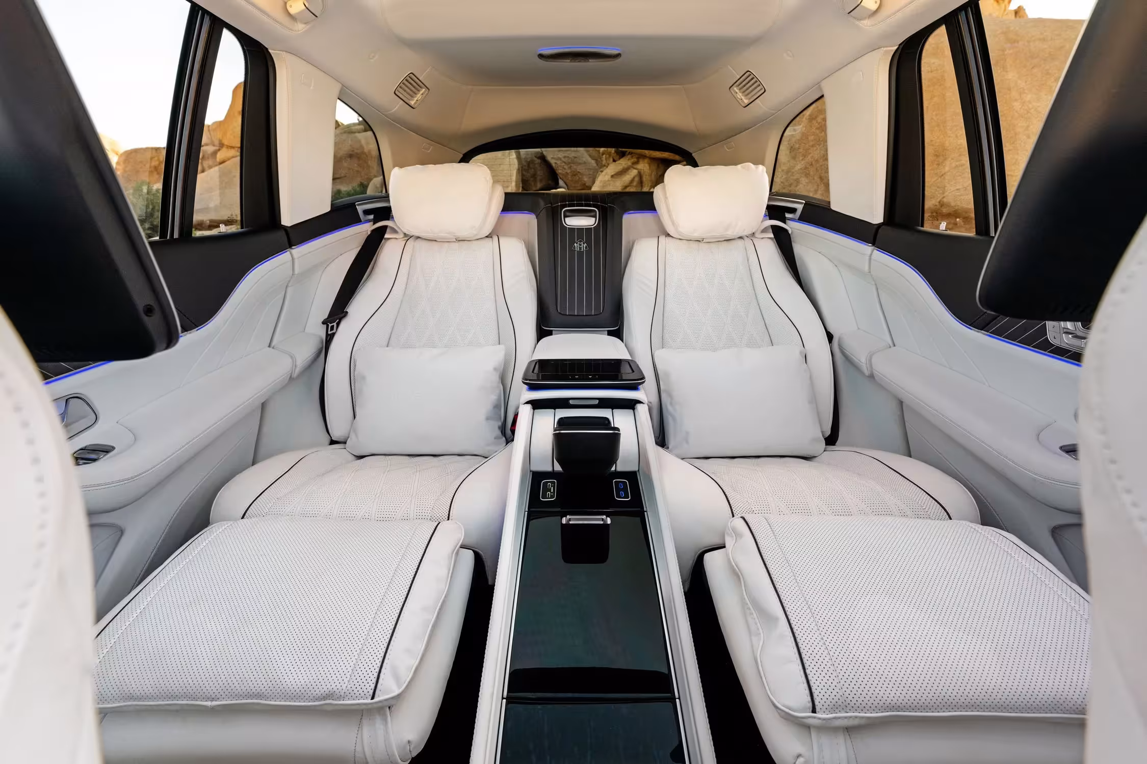 2025 Mercedes Maybach GLS 600 A06