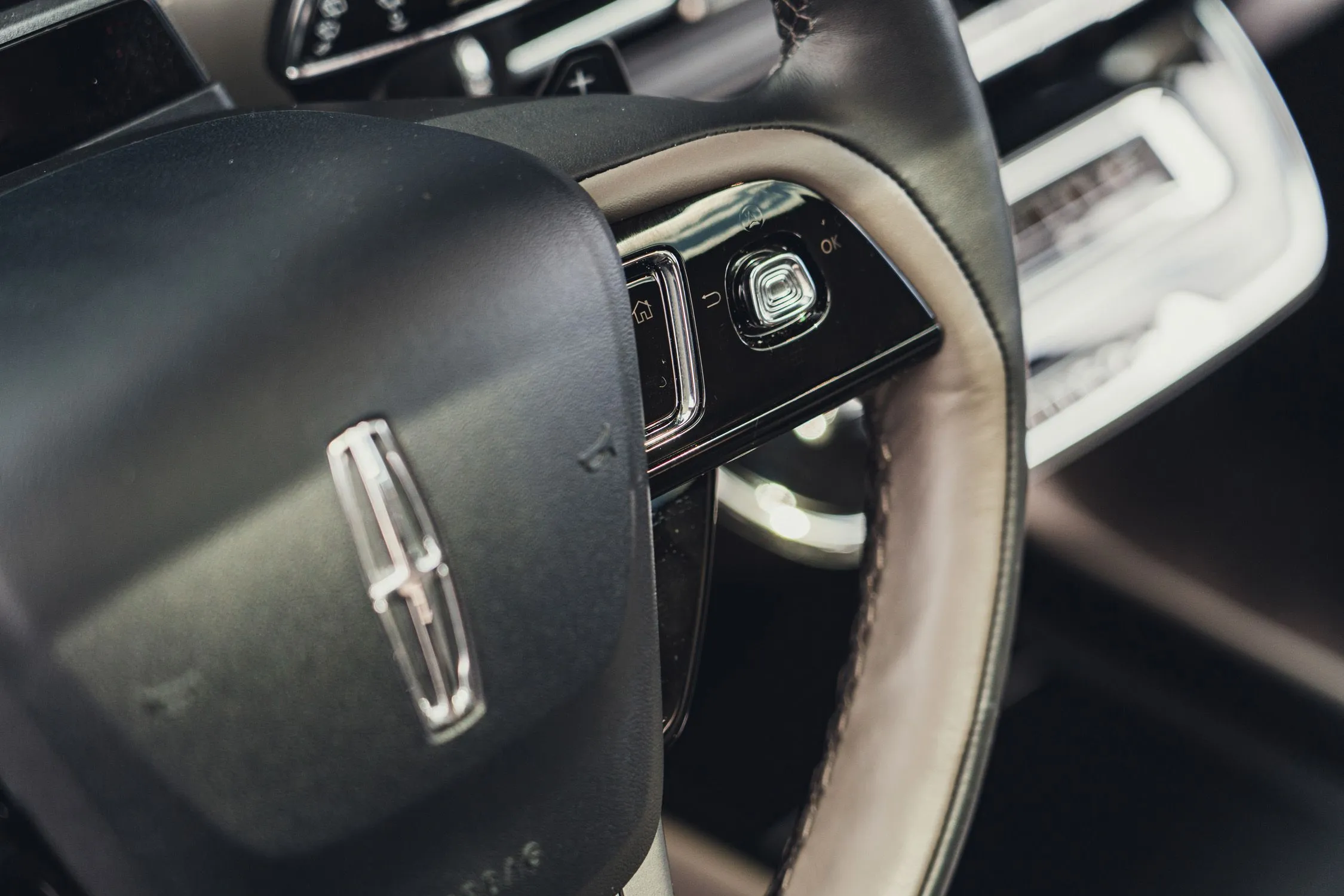 2026 Lincoln Corsair Grand Touring PHEV 06