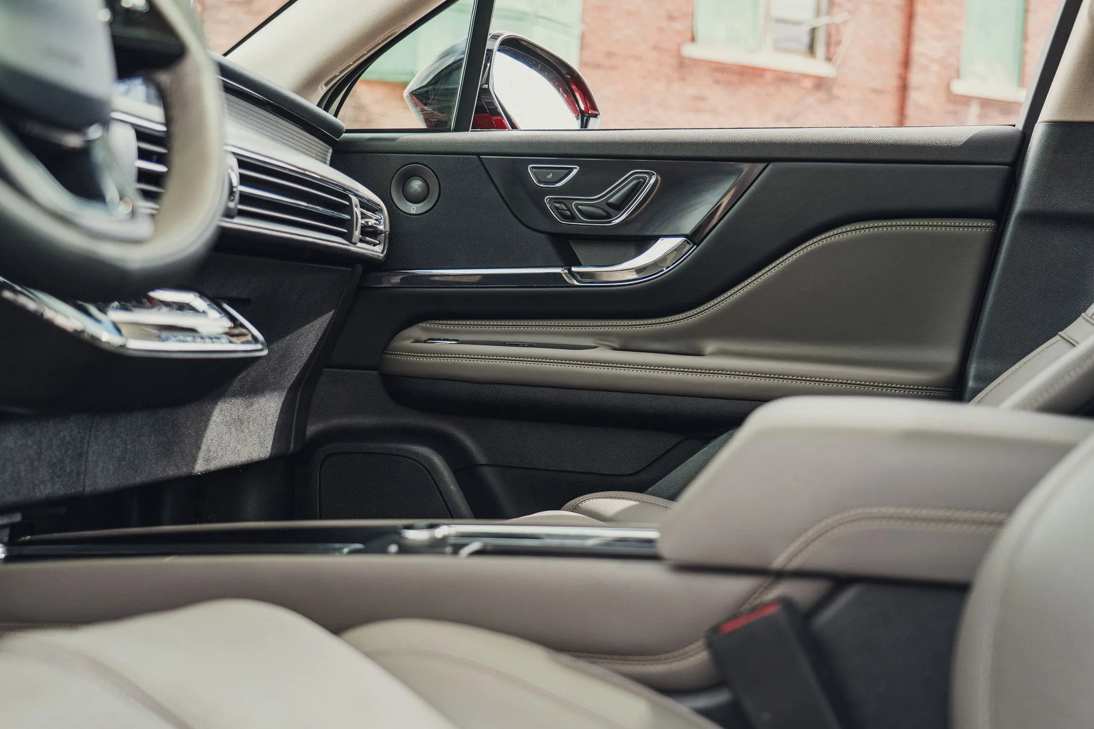 2026 Lincoln Corsair Grand Touring PHEV 10