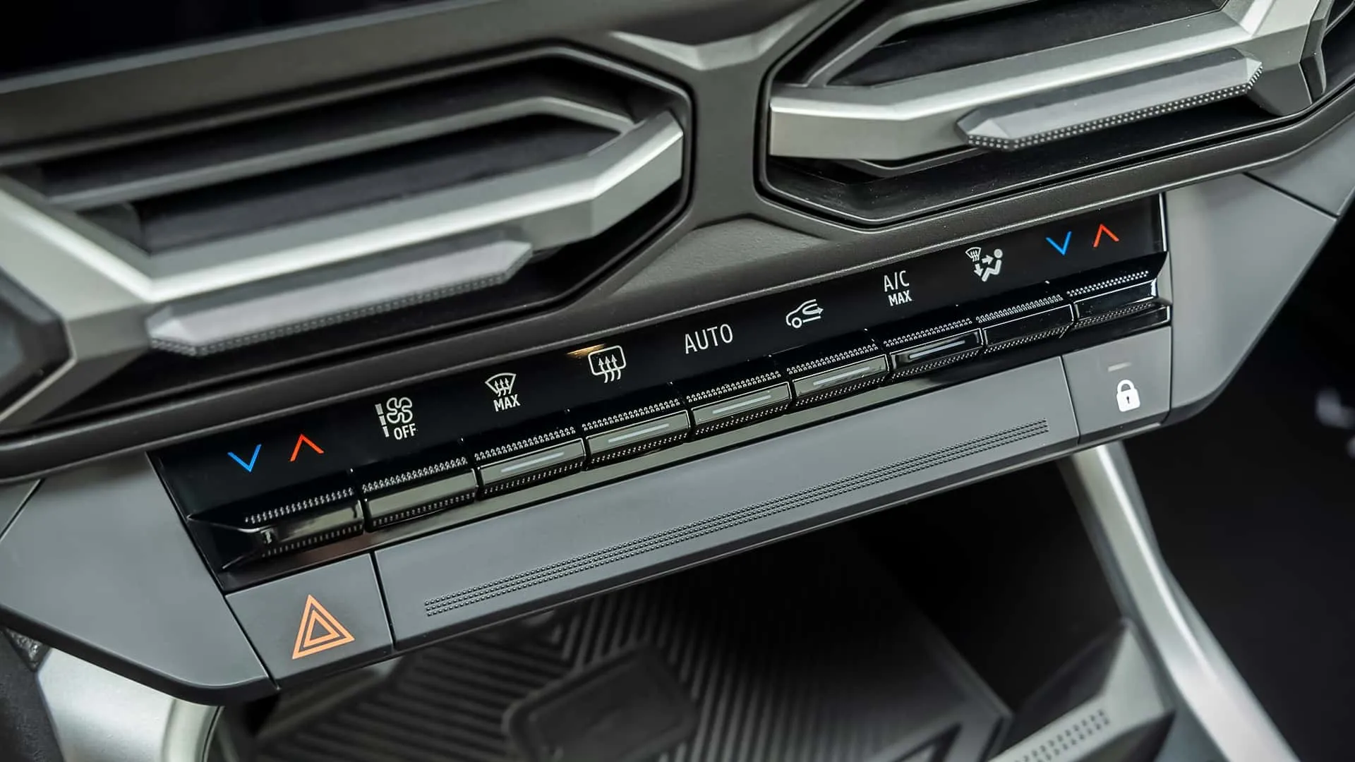 Dacia Bigster Mild Hybrid G 140 07
