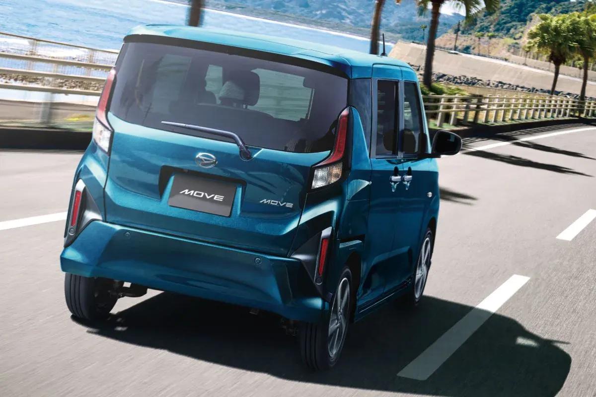 Daihatsu Move 06