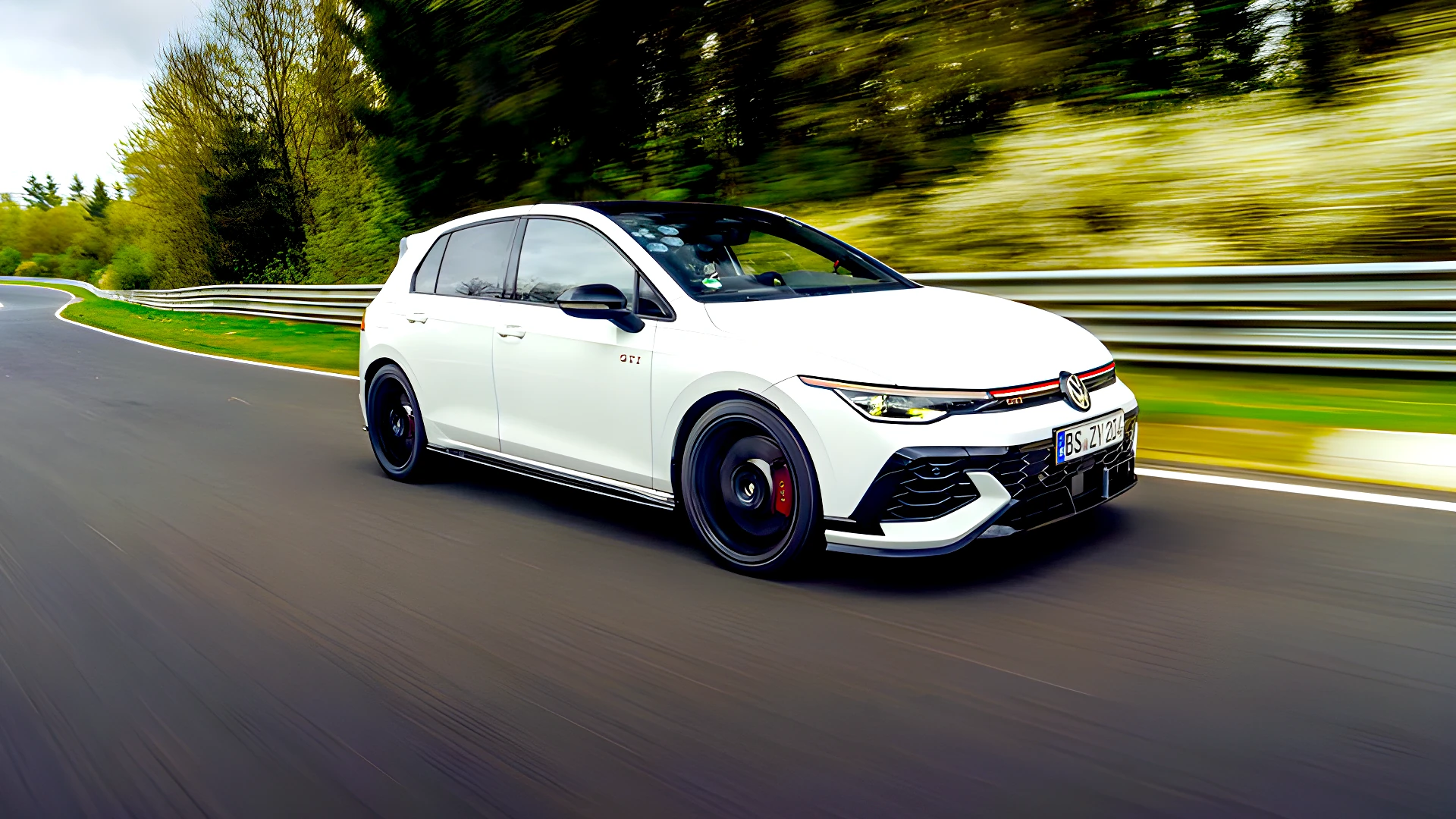 VW Golf GTI 50 Anos Quebra Recorde em Nürburgring: Puta Volta!
