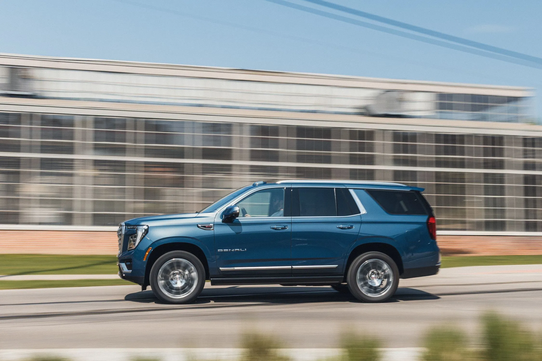 2025 GMC Yukon Denali 07