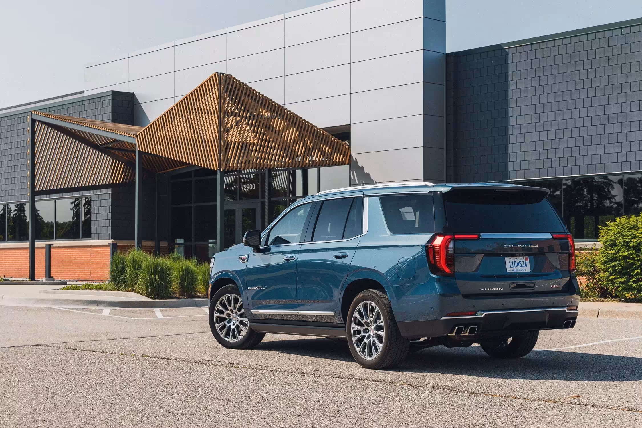2025 GMC Yukon Denali A01