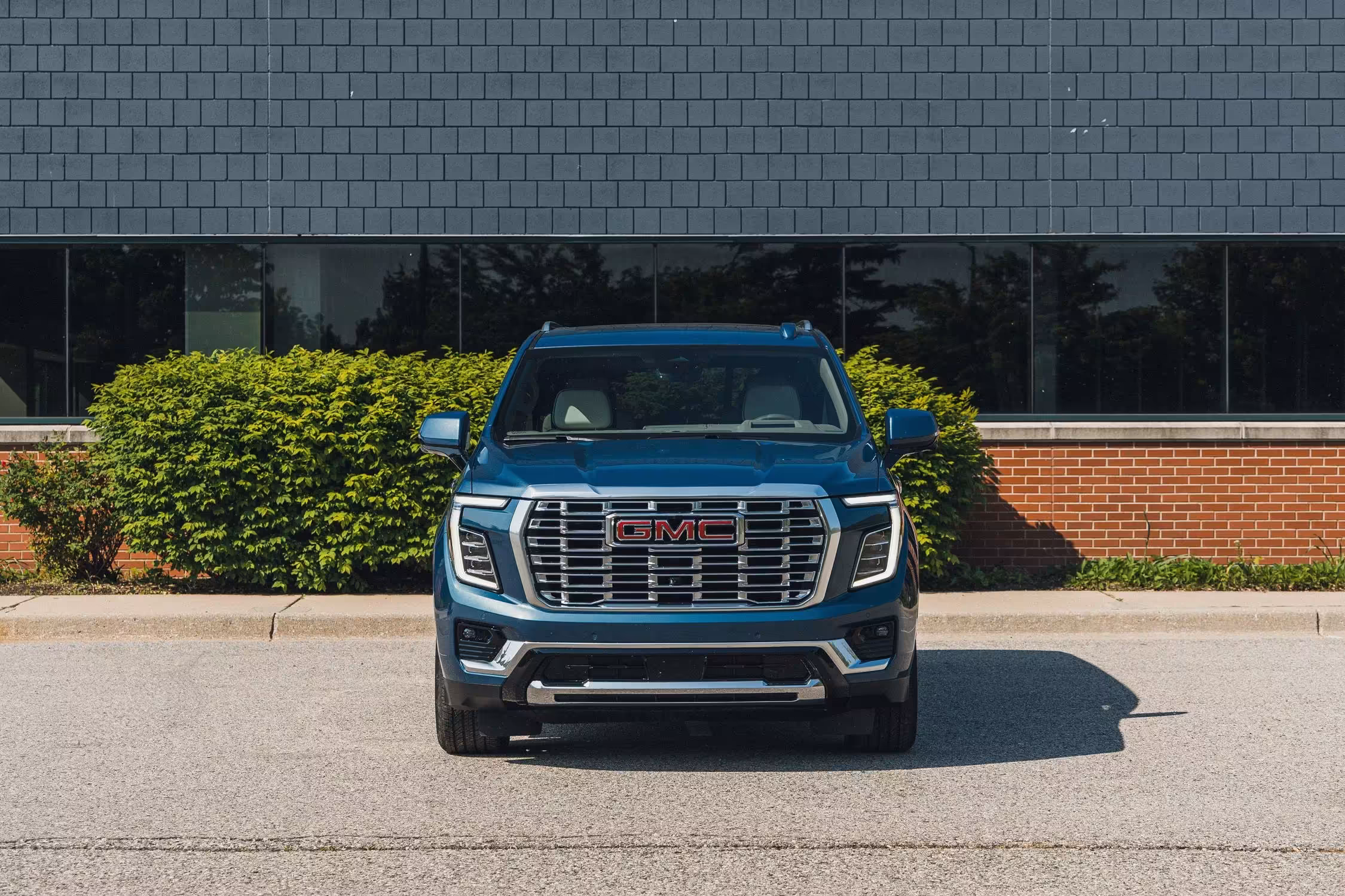 2025 GMC Yukon Denali A02