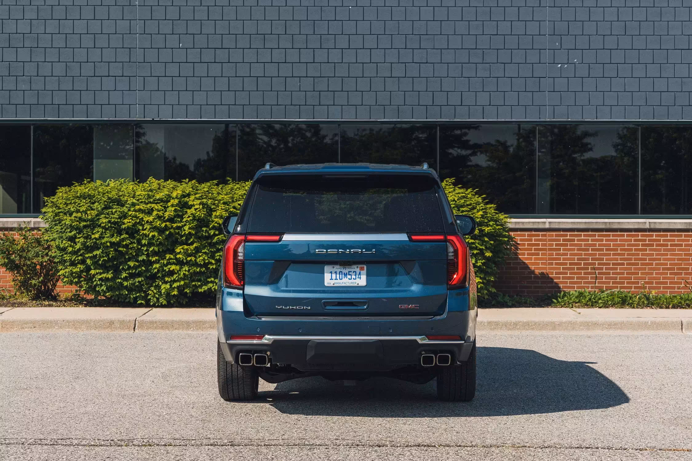 2025 GMC Yukon Denali A03