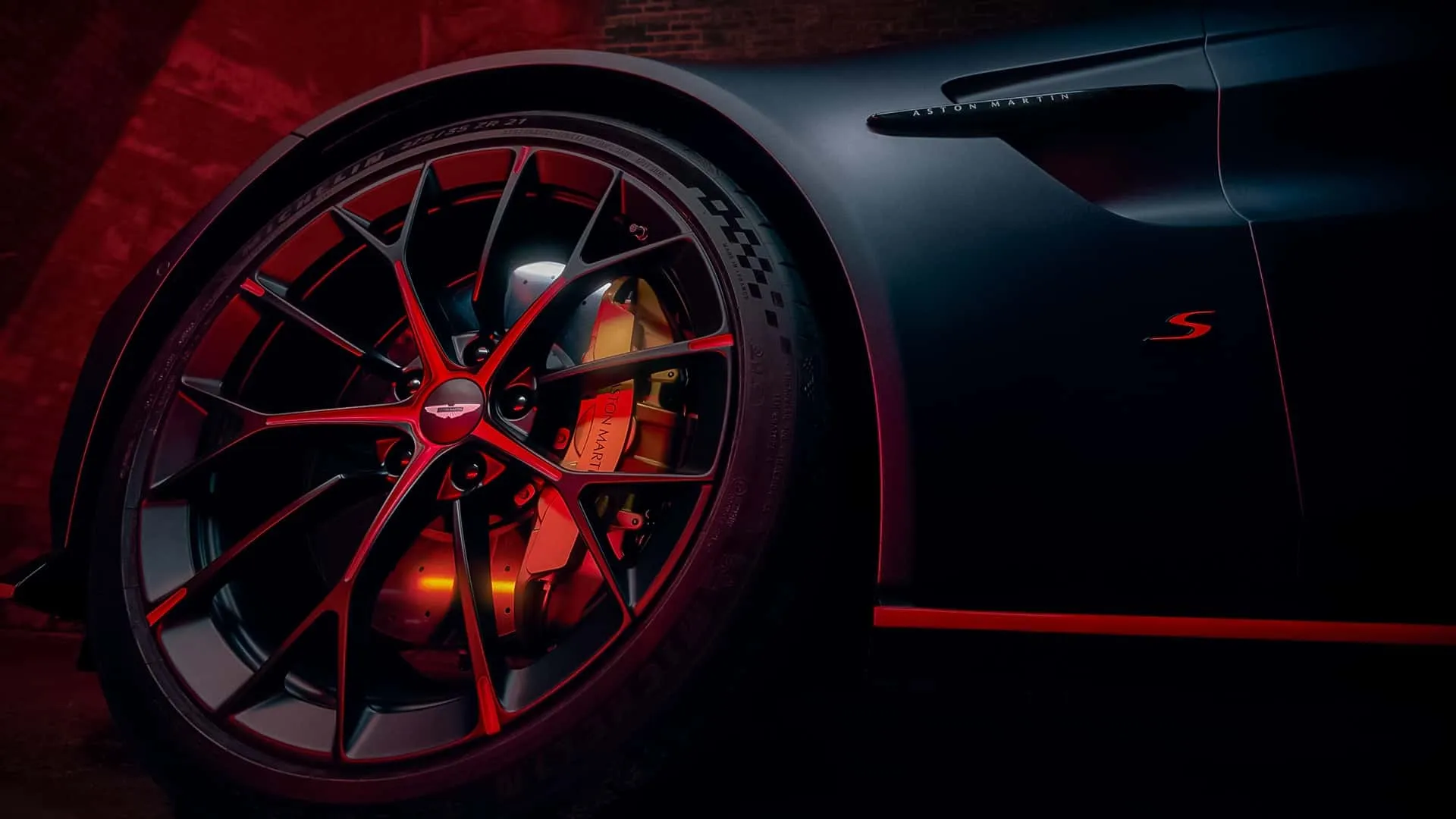 Aston Martin Vantage S 2025 08