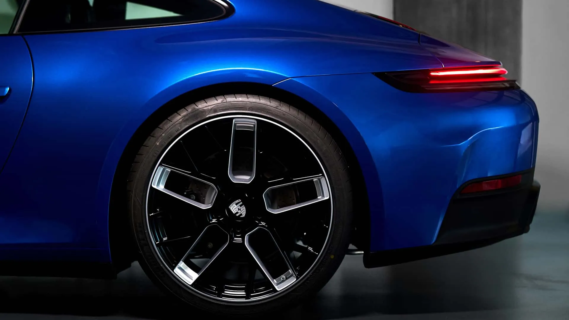 Porsche 911 Club Coupe 32