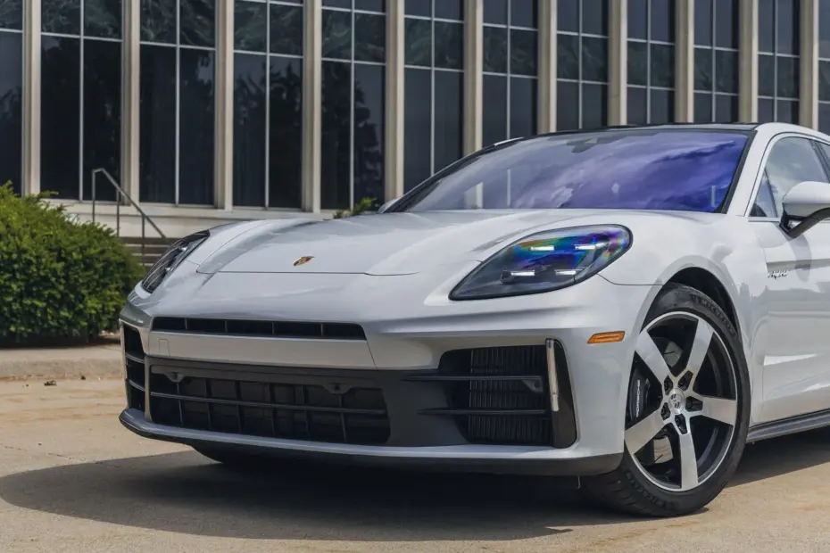 2025 Porsche Panamera 4 E Hybrid 02