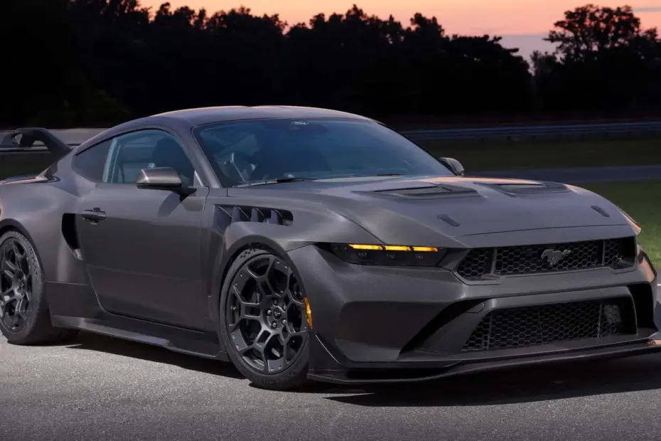 Mustang GTD Liquid Carbon 02